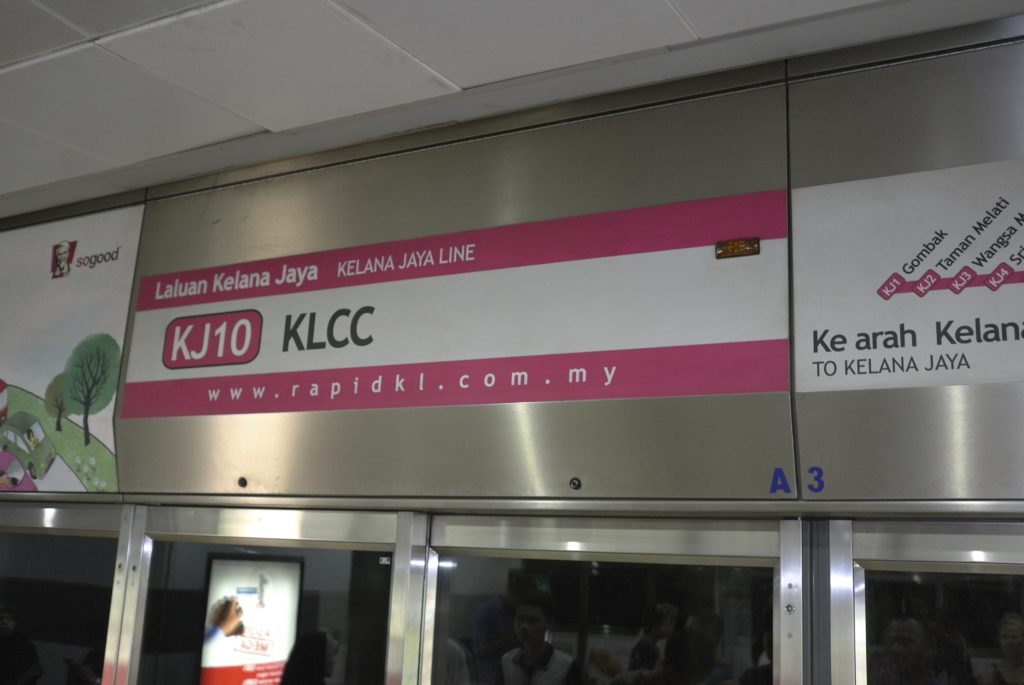 Station KLCC, arrivée aux Petronas Tower