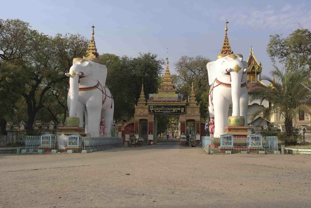 MONYA le temple THAMBODDHAY