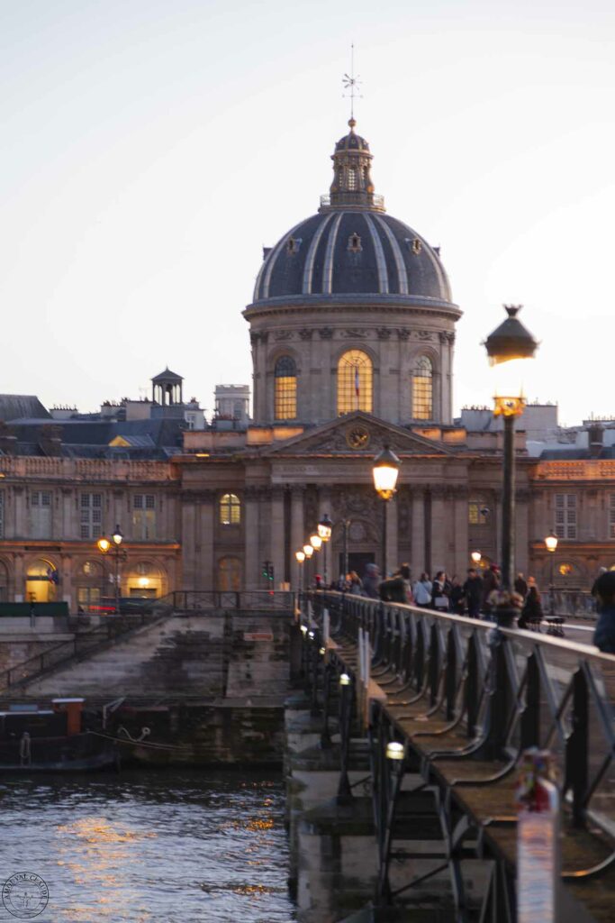 Le dôme de l'Académie-Française, vue du Pont des Arts