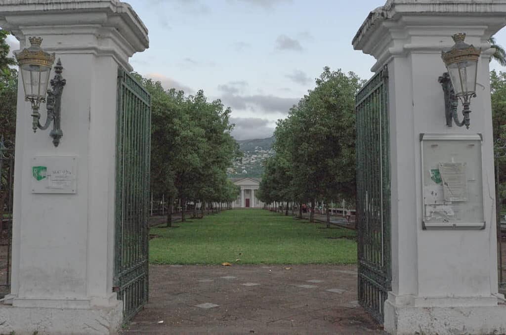 L'entrée du JARDIN D'ETAT
