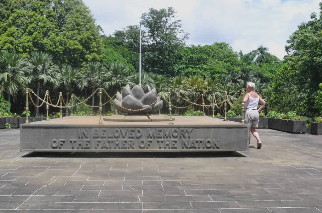 PAMPLEMOUSSE Stèle commémorative