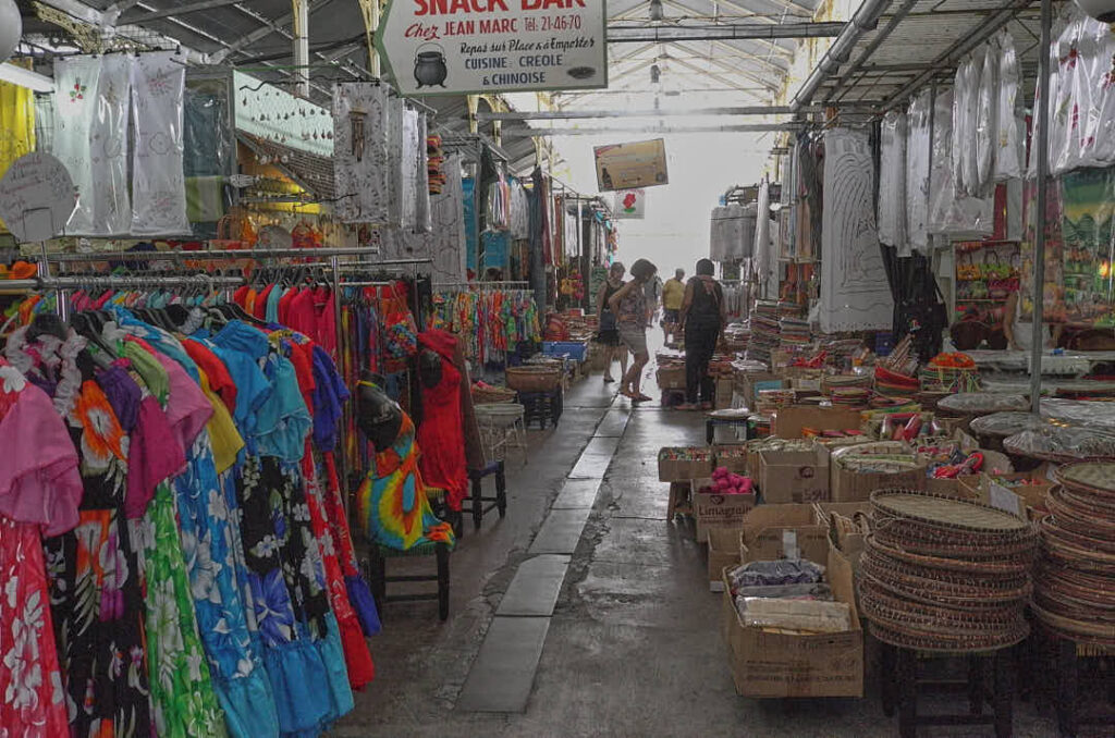 une allée du Marché Malgache